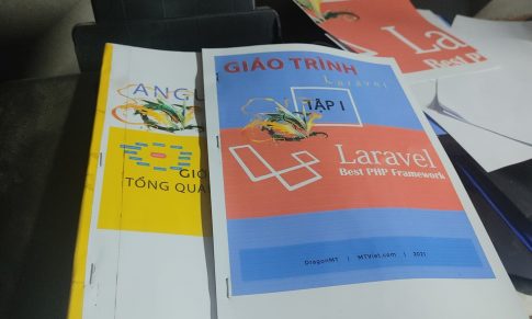 Share Ebook giáo trình Laravel tiếng Việt ( khá đầy đủ)<span class=